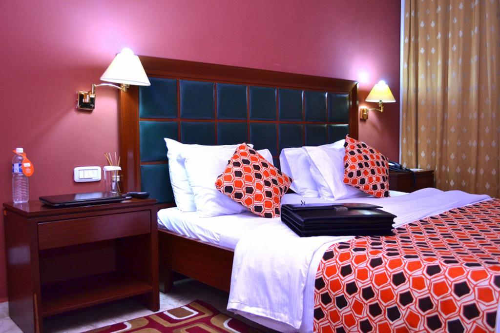 Transcorp Hotels Calabar Szoba fotó