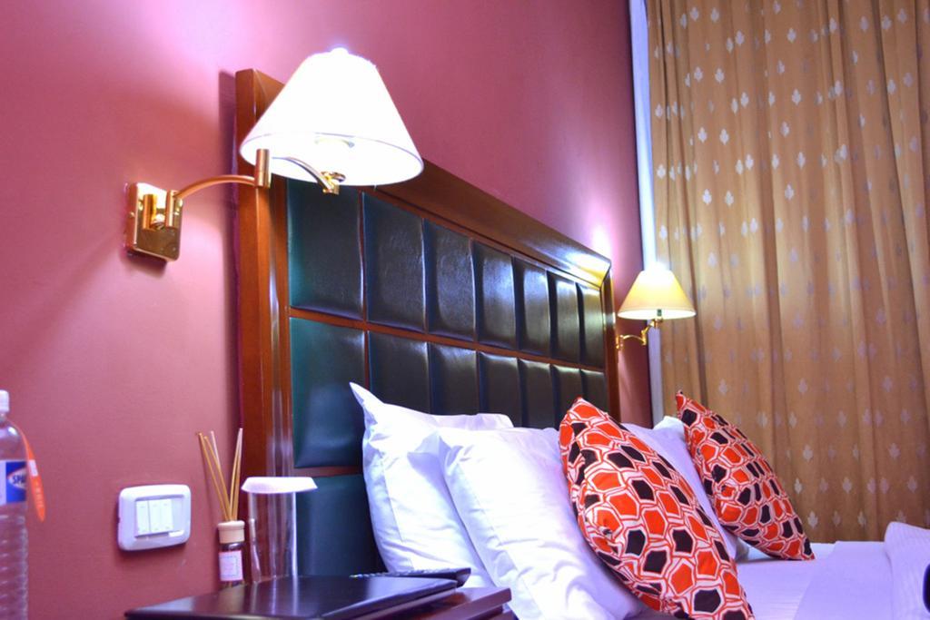 Transcorp Hotels Calabar Szoba fotó