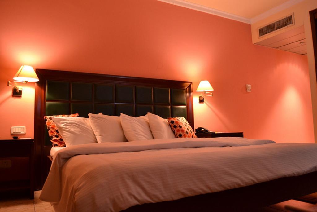 Transcorp Hotels Calabar Szoba fotó