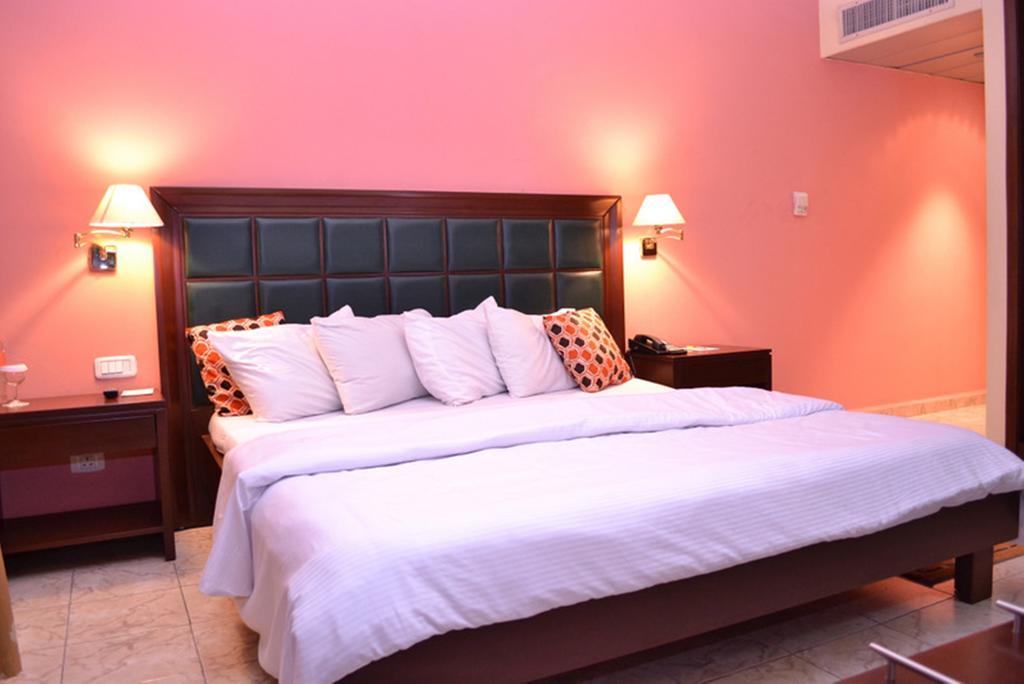 Transcorp Hotels Calabar Szoba fotó